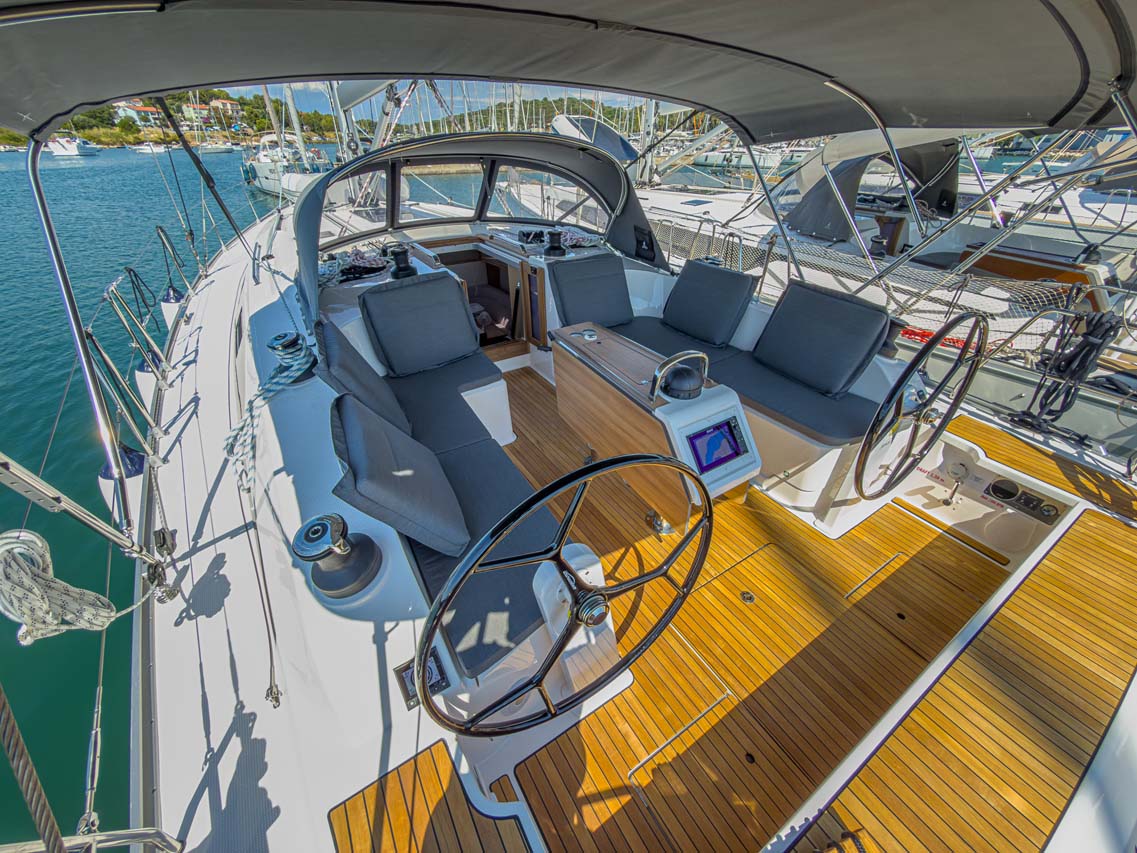 Bavaria Voyager 45 — photo 9