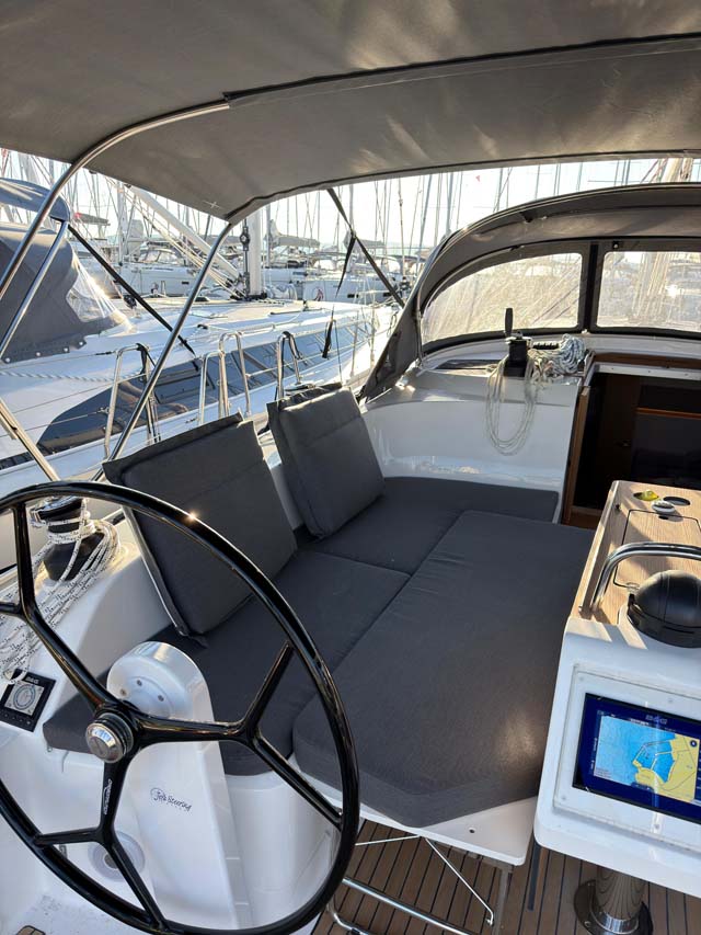 Bavaria Voyager 45 — photo 6
