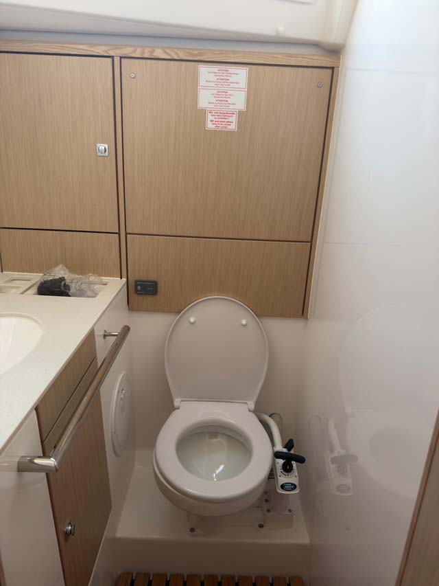 Bavaria Voyager 45 — photo 13