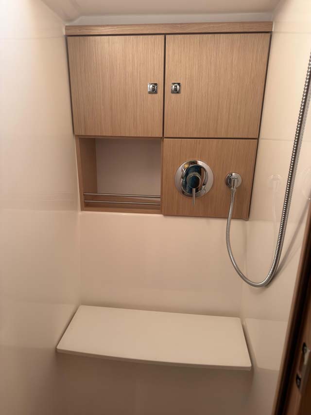 Bavaria Voyager 45 — photo 14