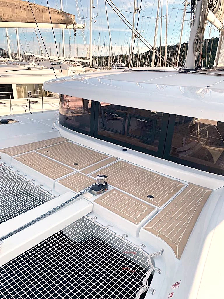Lagoon 42 Millenium (Slowdown)  - 5