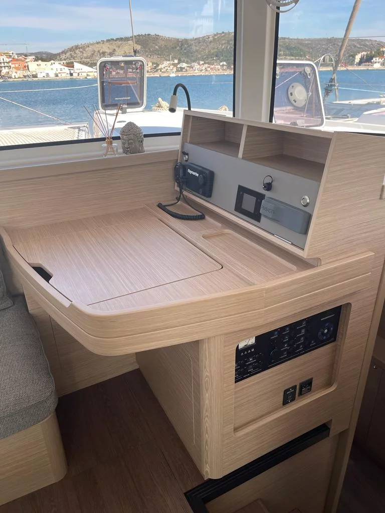 Lagoon 42 Millenium (Slowdown)  - 6