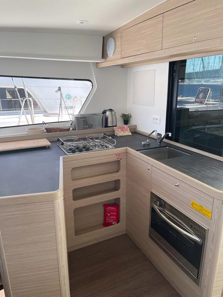 Lagoon 42 Millenium (Slowdown)  - 7