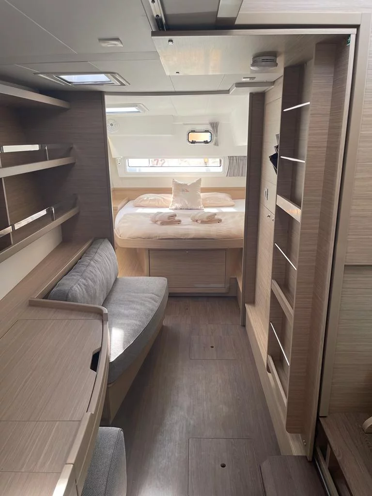 Lagoon 42 Millenium (Slowdown)  - 10