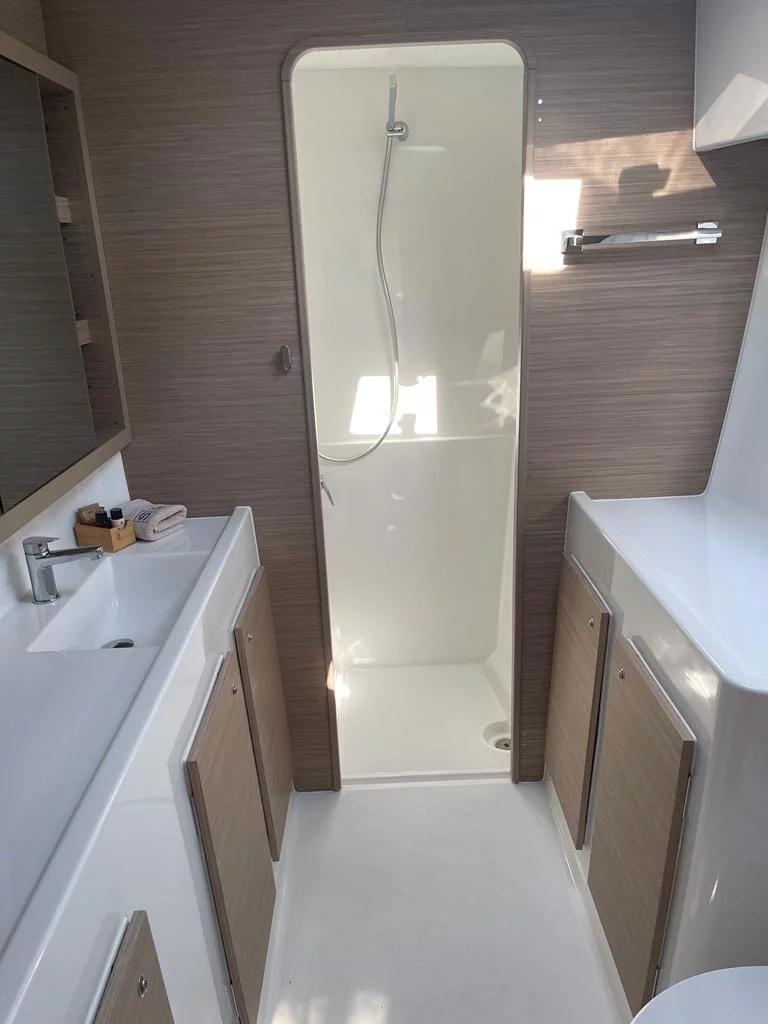 Lagoon 42 Millenium (Slowdown)  - 12