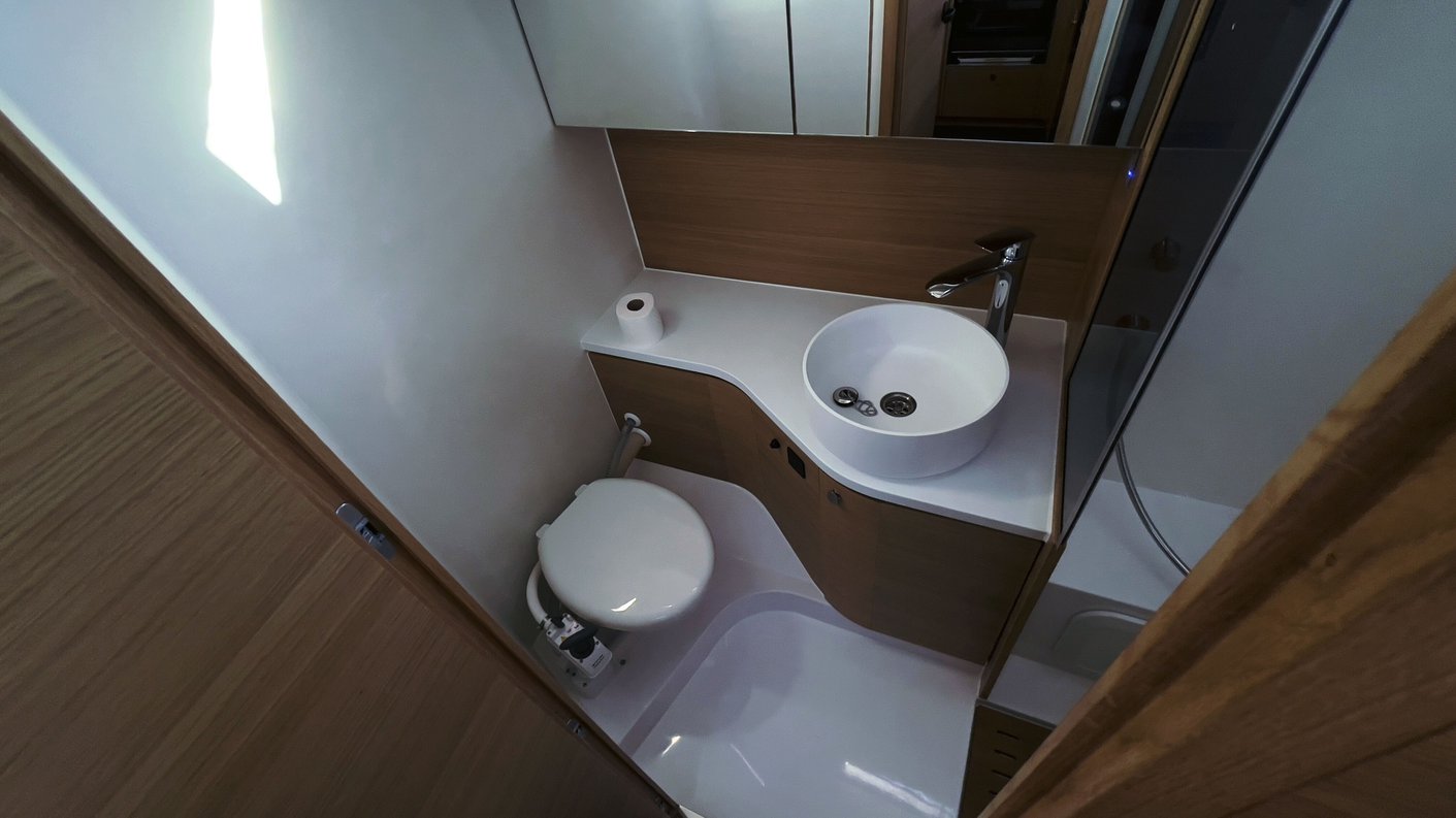 Photo #10 - Elan E6 (Thor) in Split - 64192