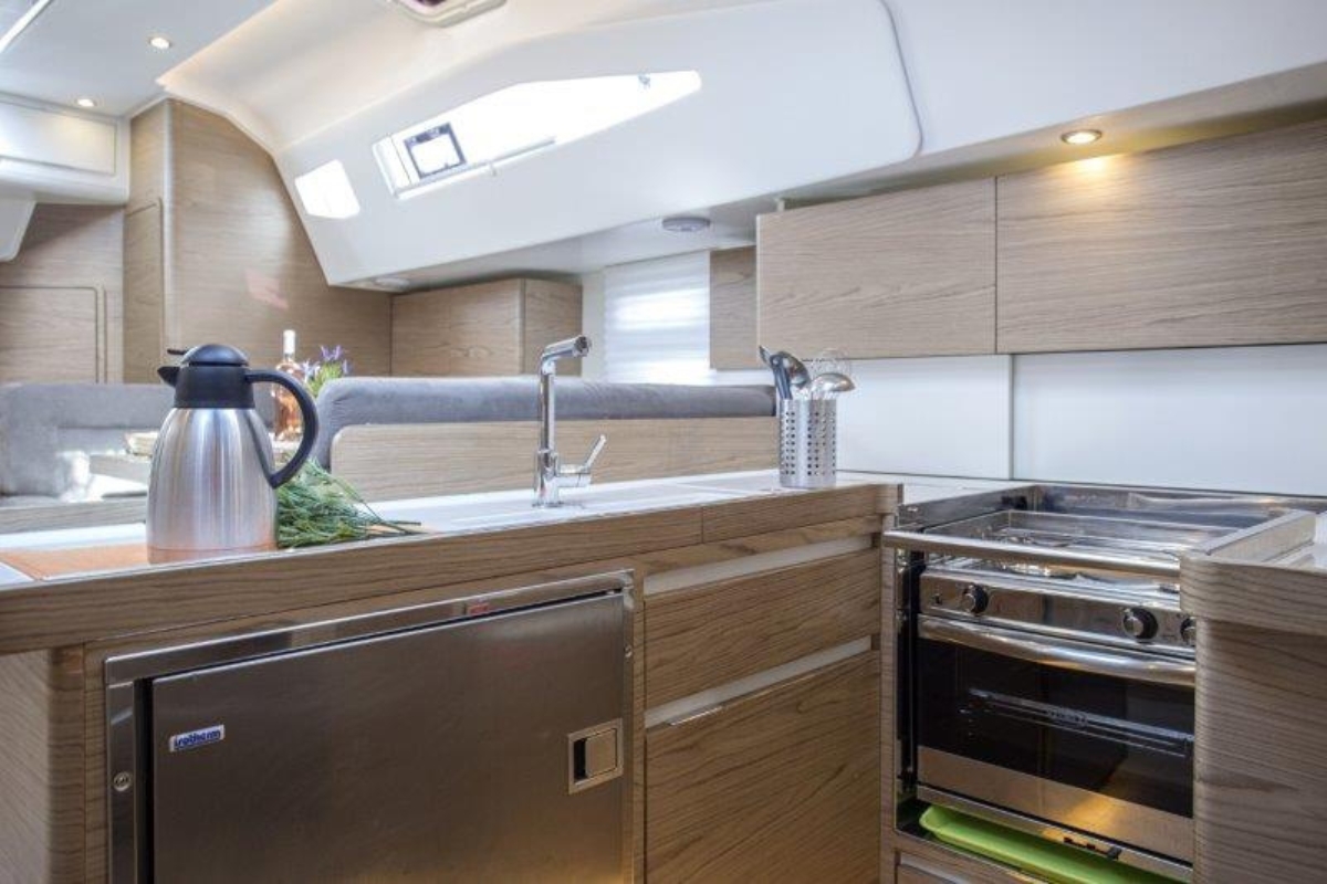 Photo #11 - Elan Impression 50 - 5 + 1 cab. (Bingo) in Biograd - 64196