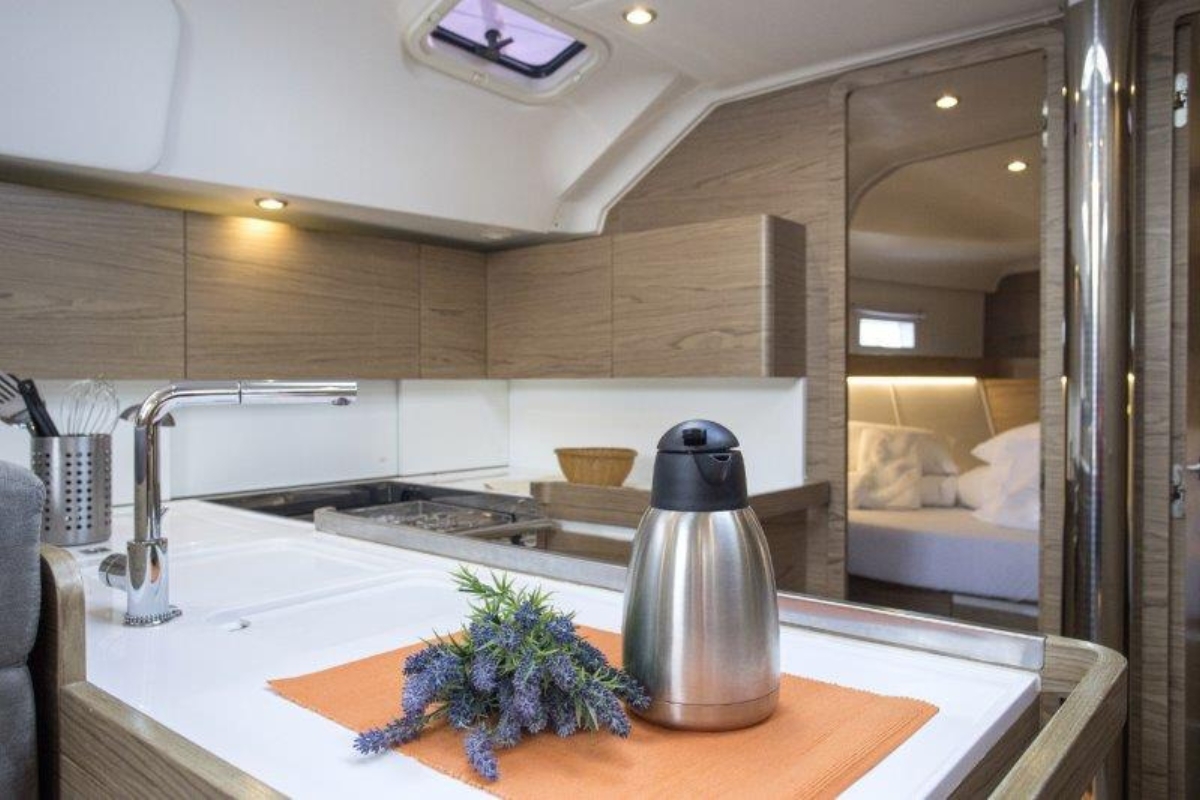 Photo #12 - Elan Impression 50 - 5 + 1 cab. (Bingo) in Biograd - 64196