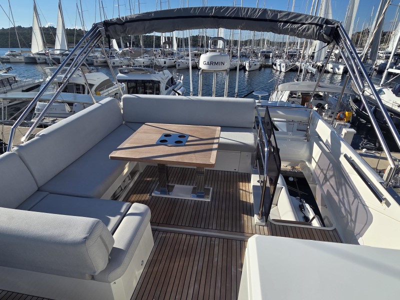 Prestige 520 Flybridge - 3 + 1 cab. — photo 6