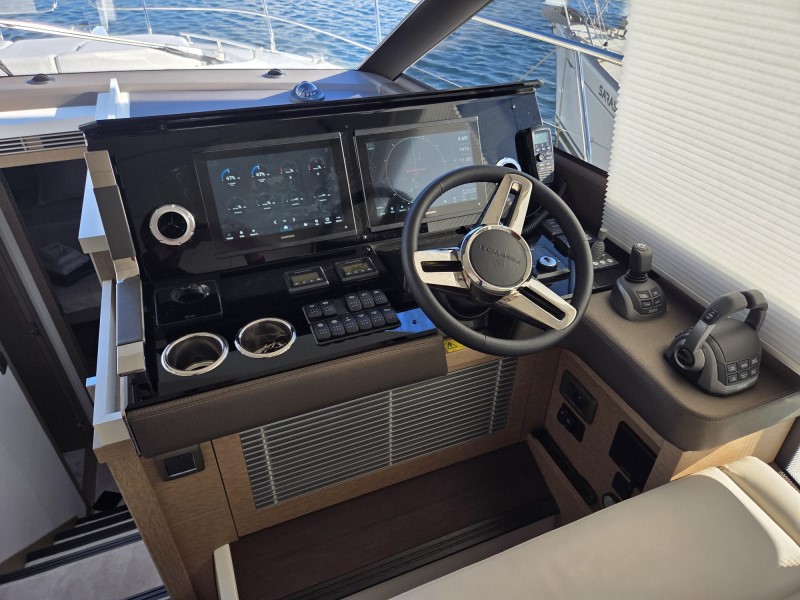 Prestige 520 Flybridge - 3 + 1 cab. — photo 15