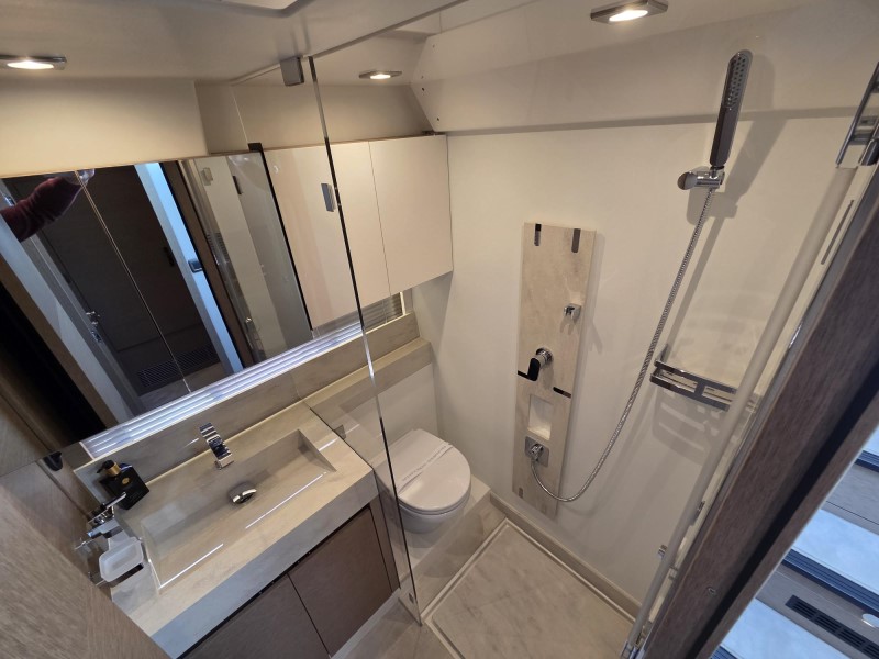 Prestige 520 Flybridge - 3 + 1 cab. — photo 18