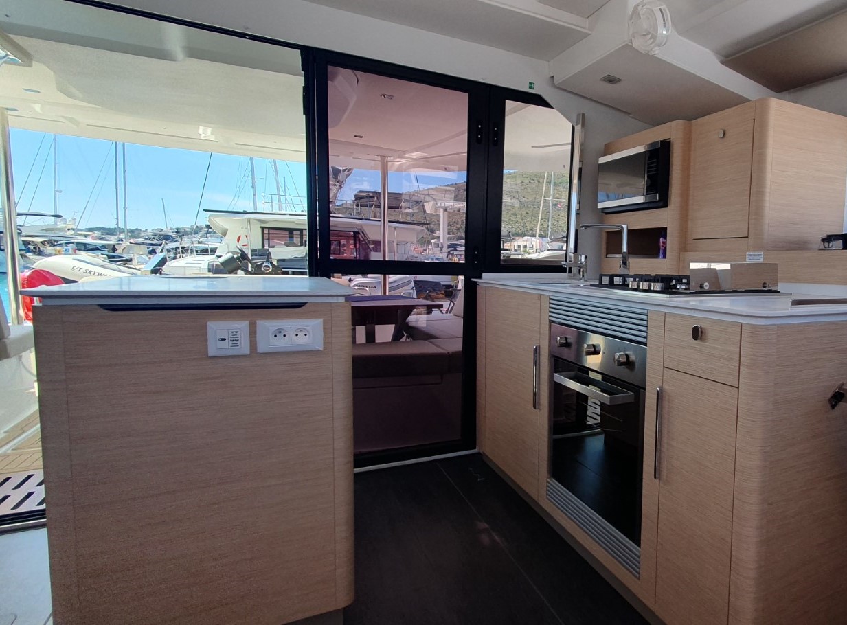Fountaine Pajot FP 44 Quatuor - 4 + 2 cab. — photo 22
