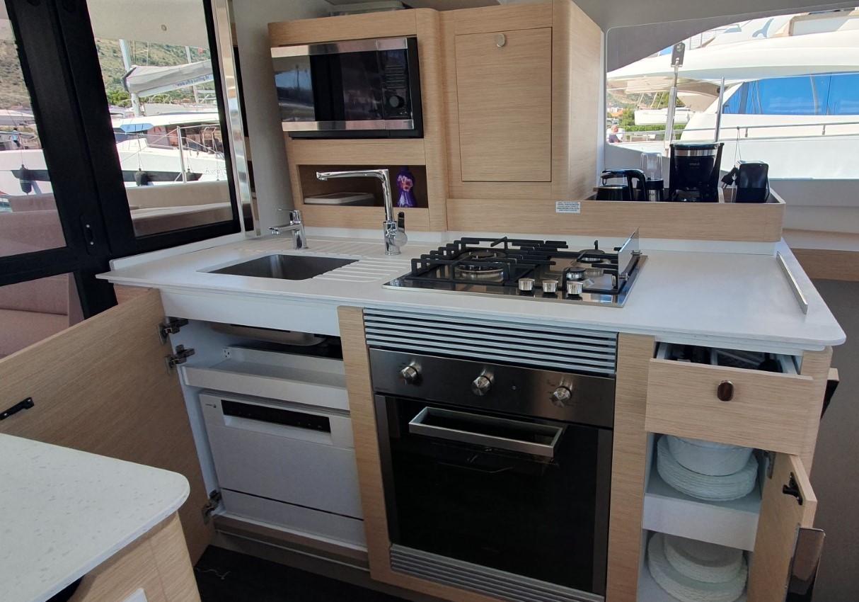 Fountaine Pajot FP 44 Quatuor - 4 + 2 cab. — photo 25