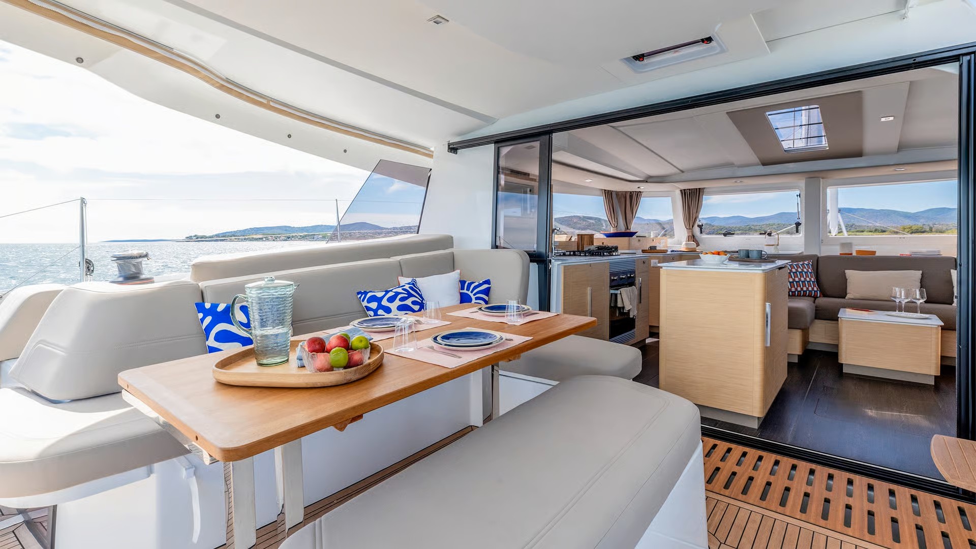 Fountaine Pajot FP 44 Maestro - 3 cab. — photo 3