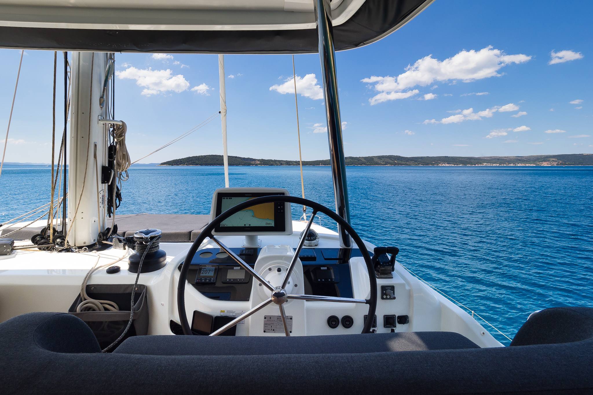 Lagoon 55 - 4 + 2 cab. — photo 11