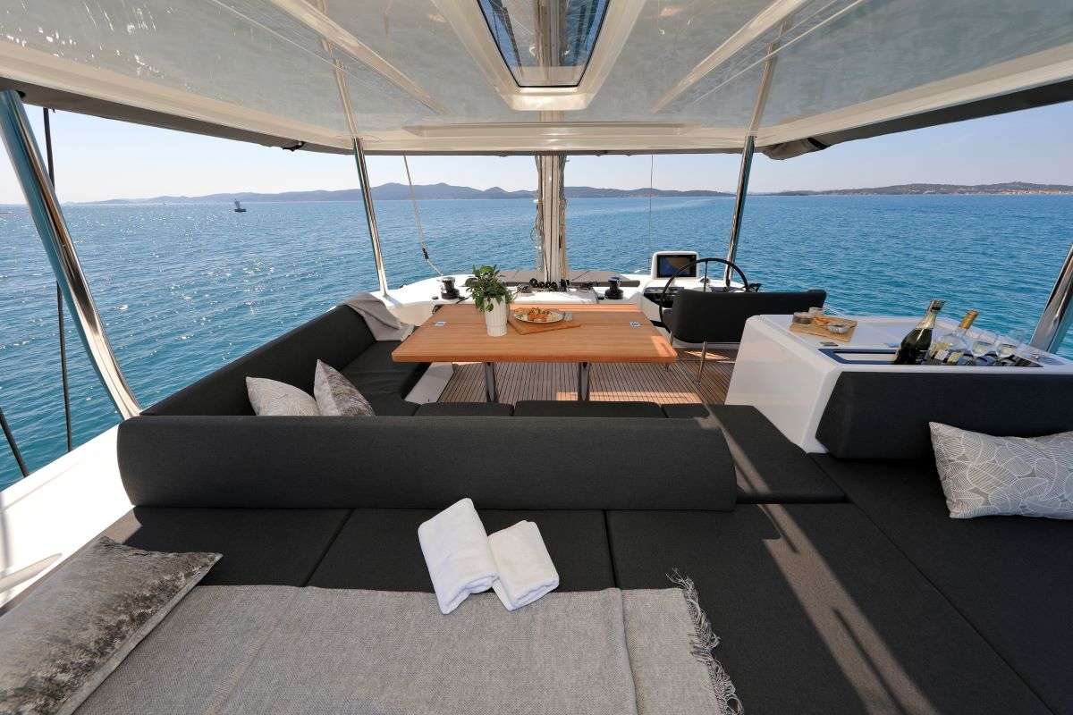 Lagoon 55 - 4 + 2 cab. — photo 10