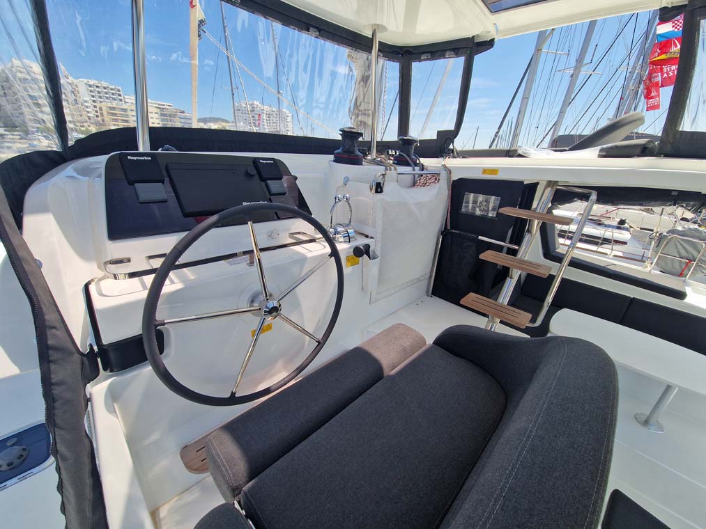 Lagoon 42 - 4 + 2 cab. — photo 22