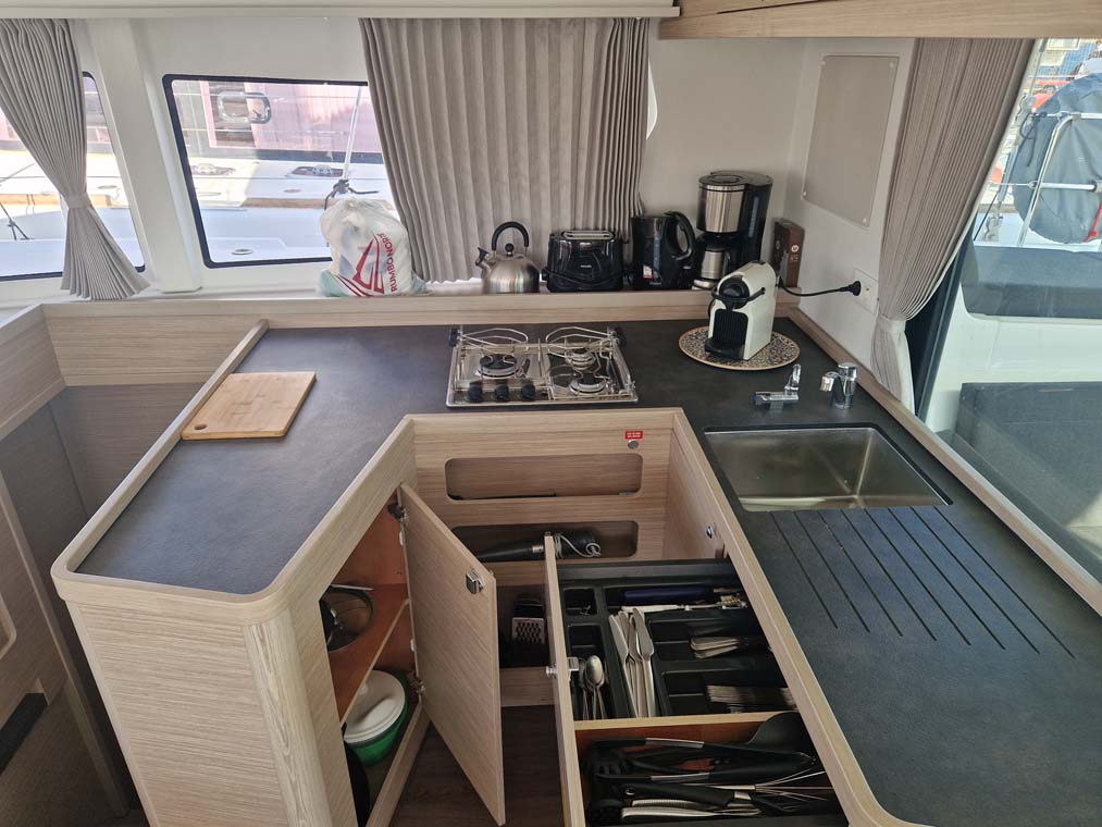 Lagoon 42 - 4 + 2 cab. — photo 28
