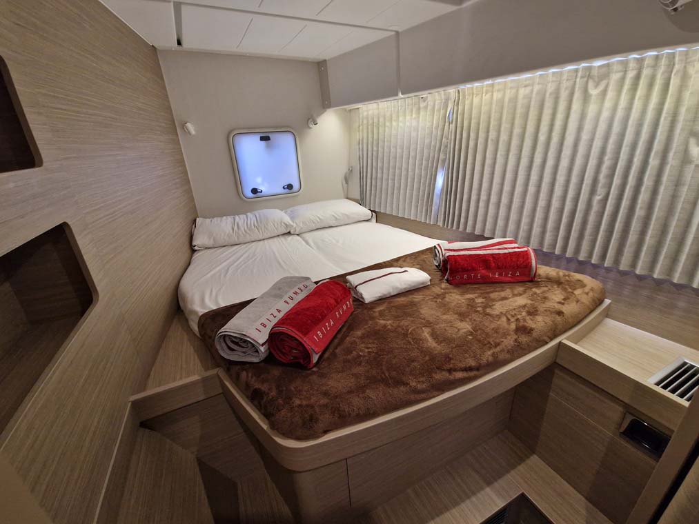 Lagoon 42 - 4 + 2 cab. — photo 10