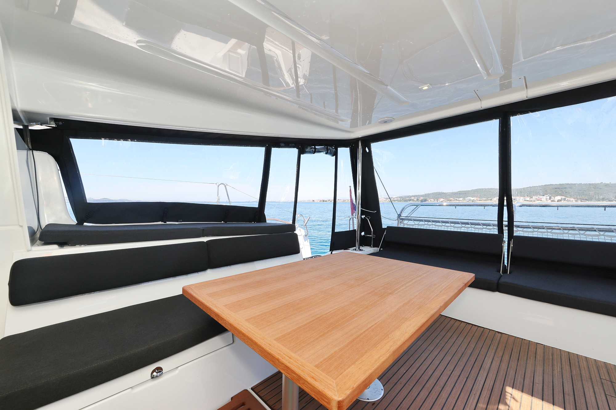 Lagoon 43 - 4 + 2 cab. — photo 20