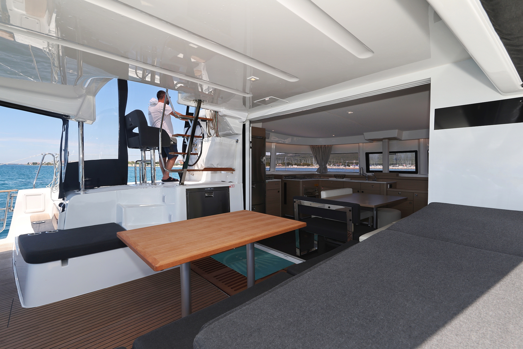 Lagoon 43 - 4 + 2 cab. — photo 42