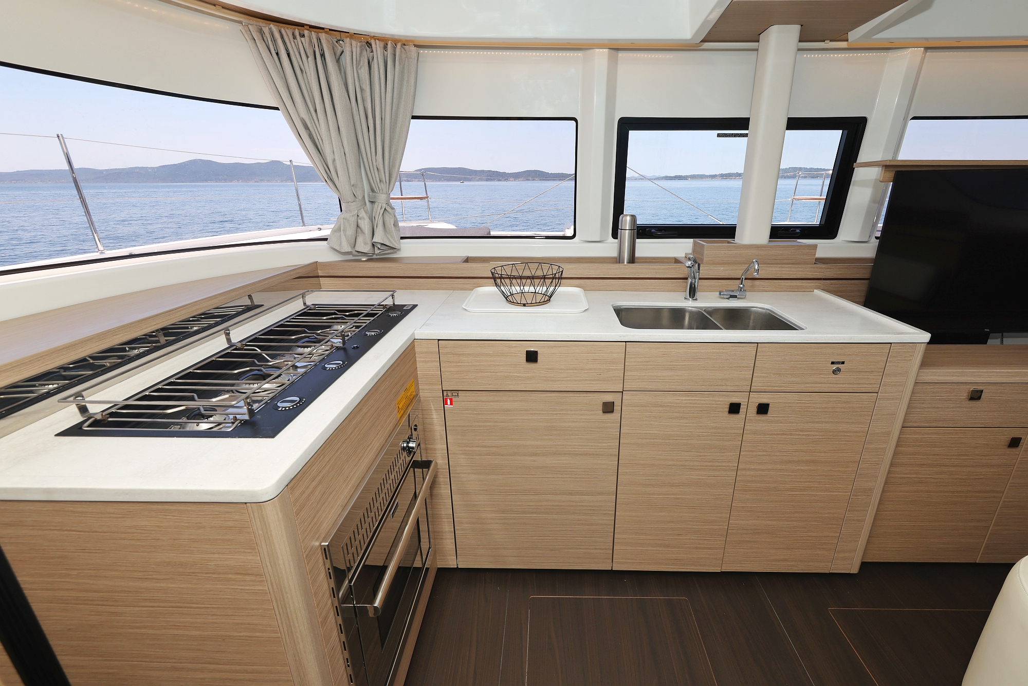 Lagoon 43 - 4 + 2 cab. — photo 56