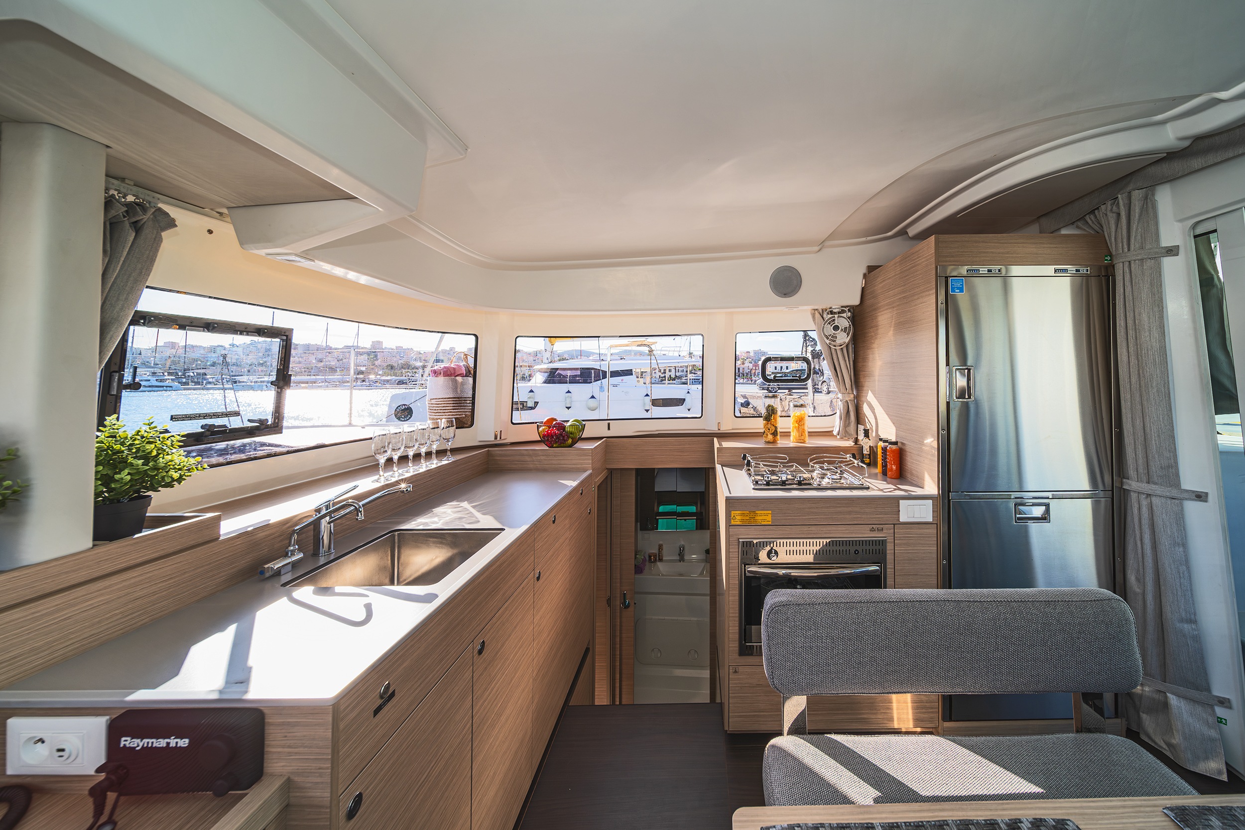 Lagoon 38 - 4 + 2 cab. — photo 10