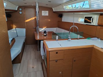 Sun Odyssey 389 — photo 9