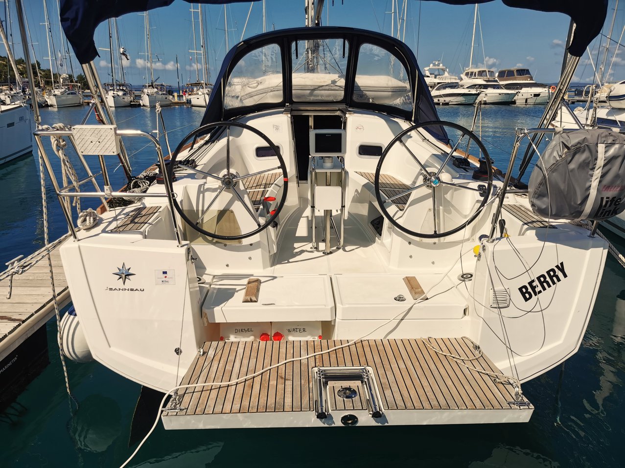 Sun Odyssey 349 - 3 cab. — photo 1