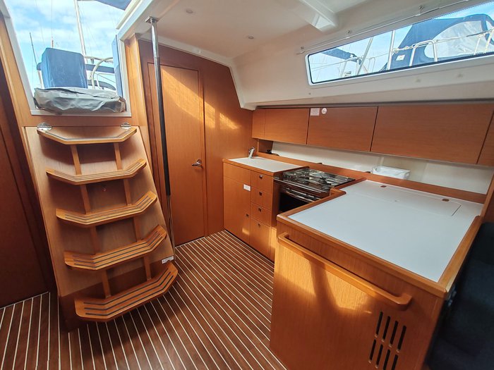 Bavaria C42 — photo 6