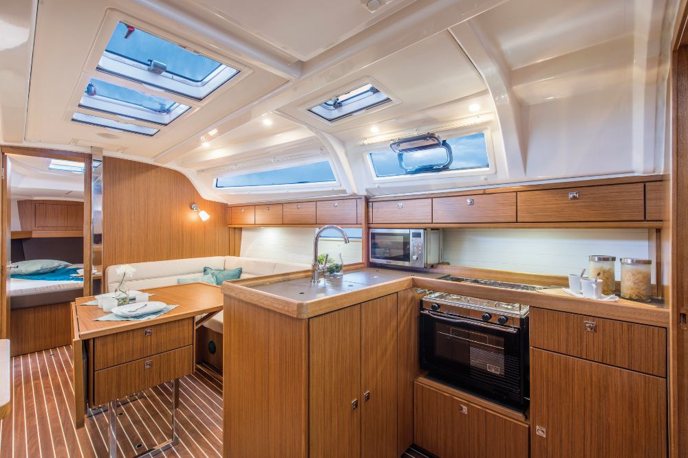 Bavaria Cruiser 37 - 3 cab. — photo 11