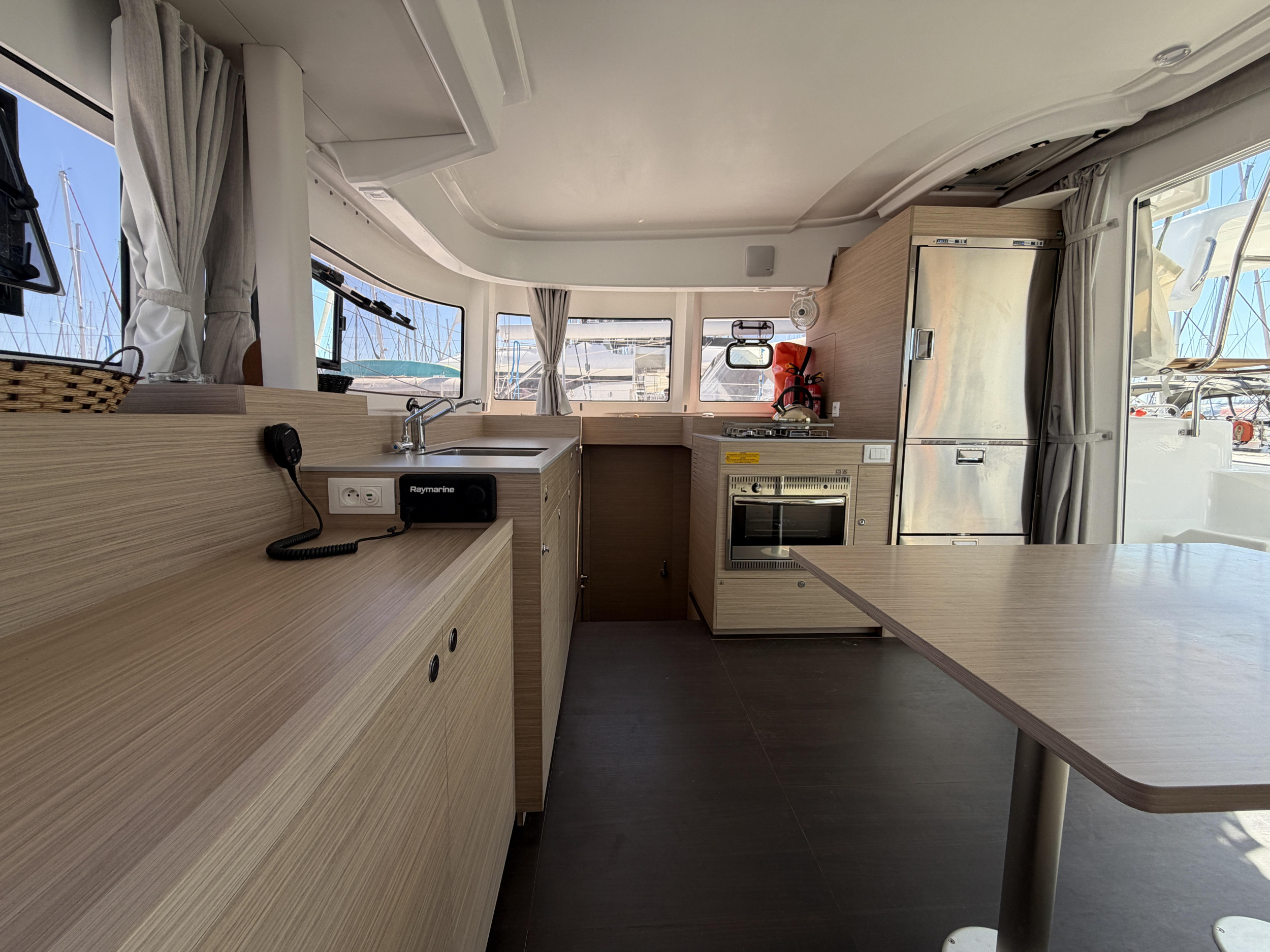 Lagoon 38 - 3 + 2 cab. — photo 9