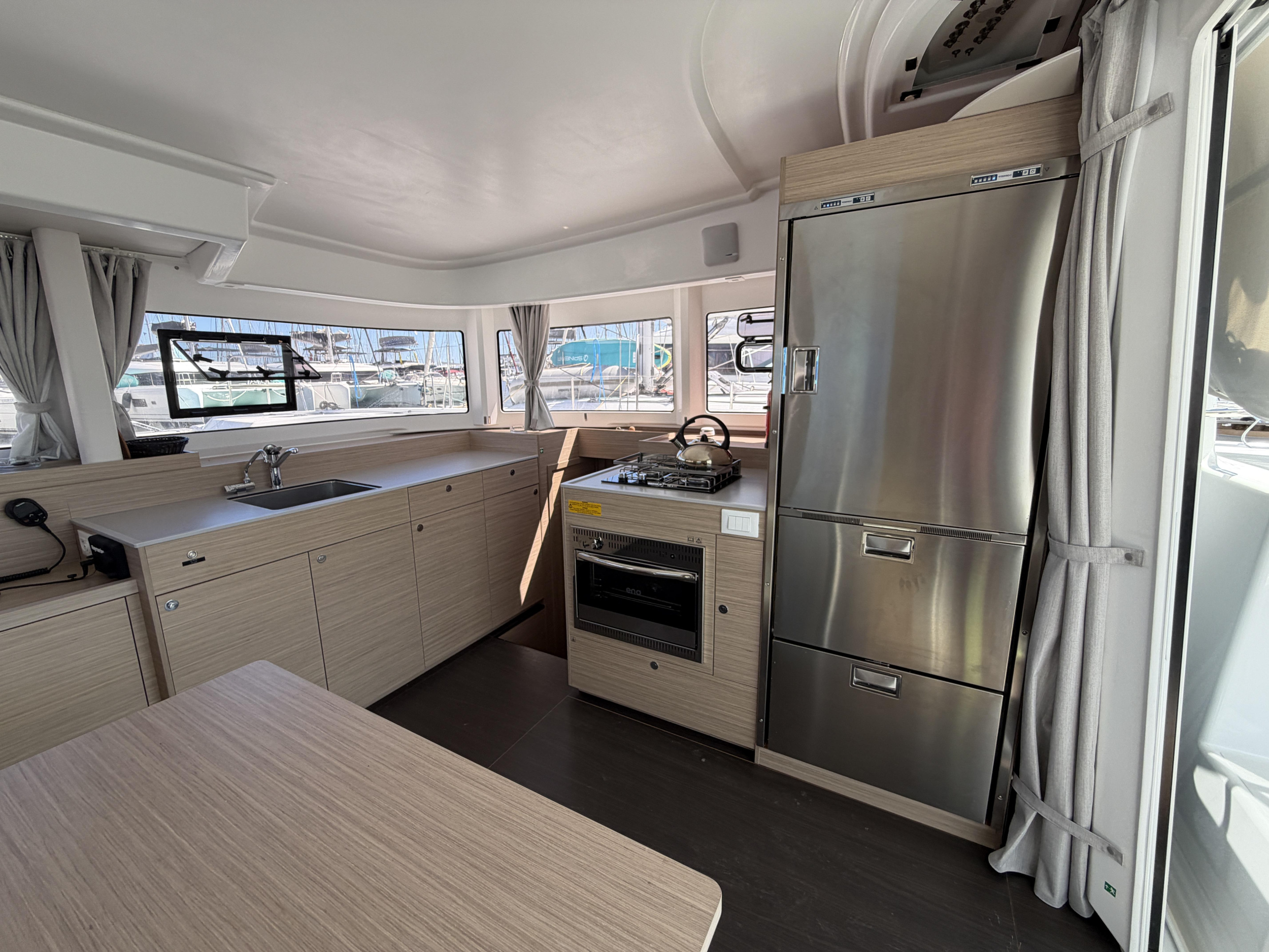 Lagoon 38 - 3 + 2 cab. — photo 10