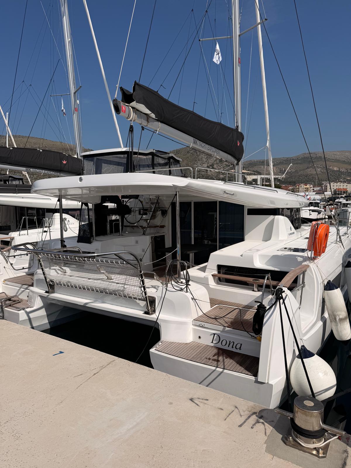 Lagoon 43 - 4 + 2 cab. — photo 11
