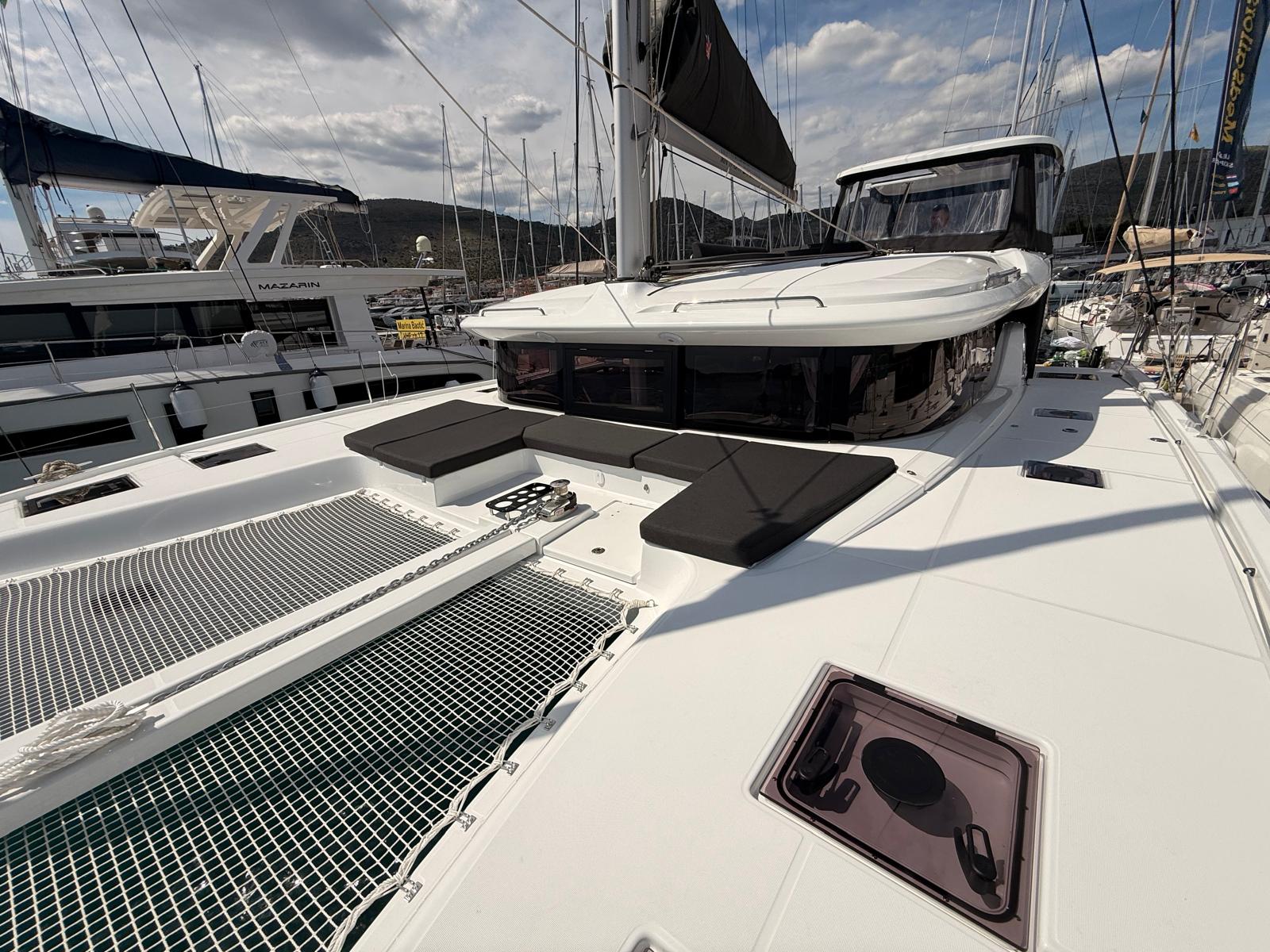 Lagoon 43 - 4 + 2 cab. — photo 9