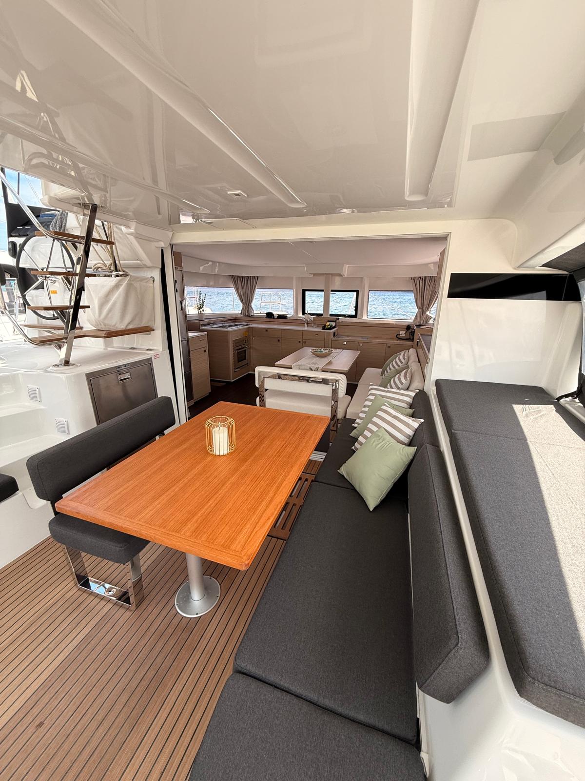 Lagoon 43 - 4 + 2 cab. — photo 10