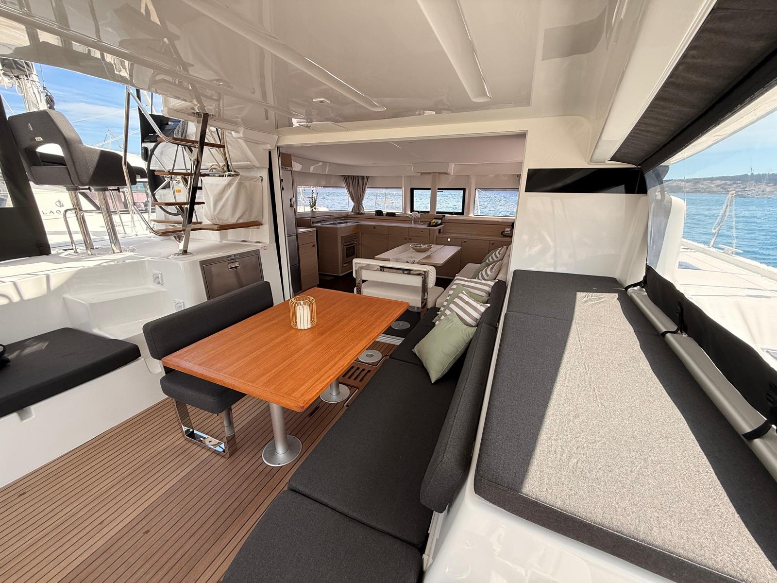 Lagoon 43 - 4 + 2 cab. — photo 11