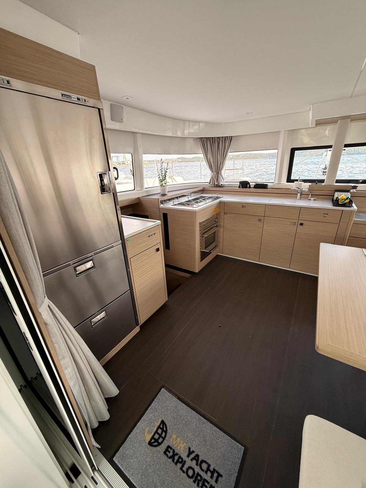 Lagoon 43 - 4 + 2 cab. — photo 16