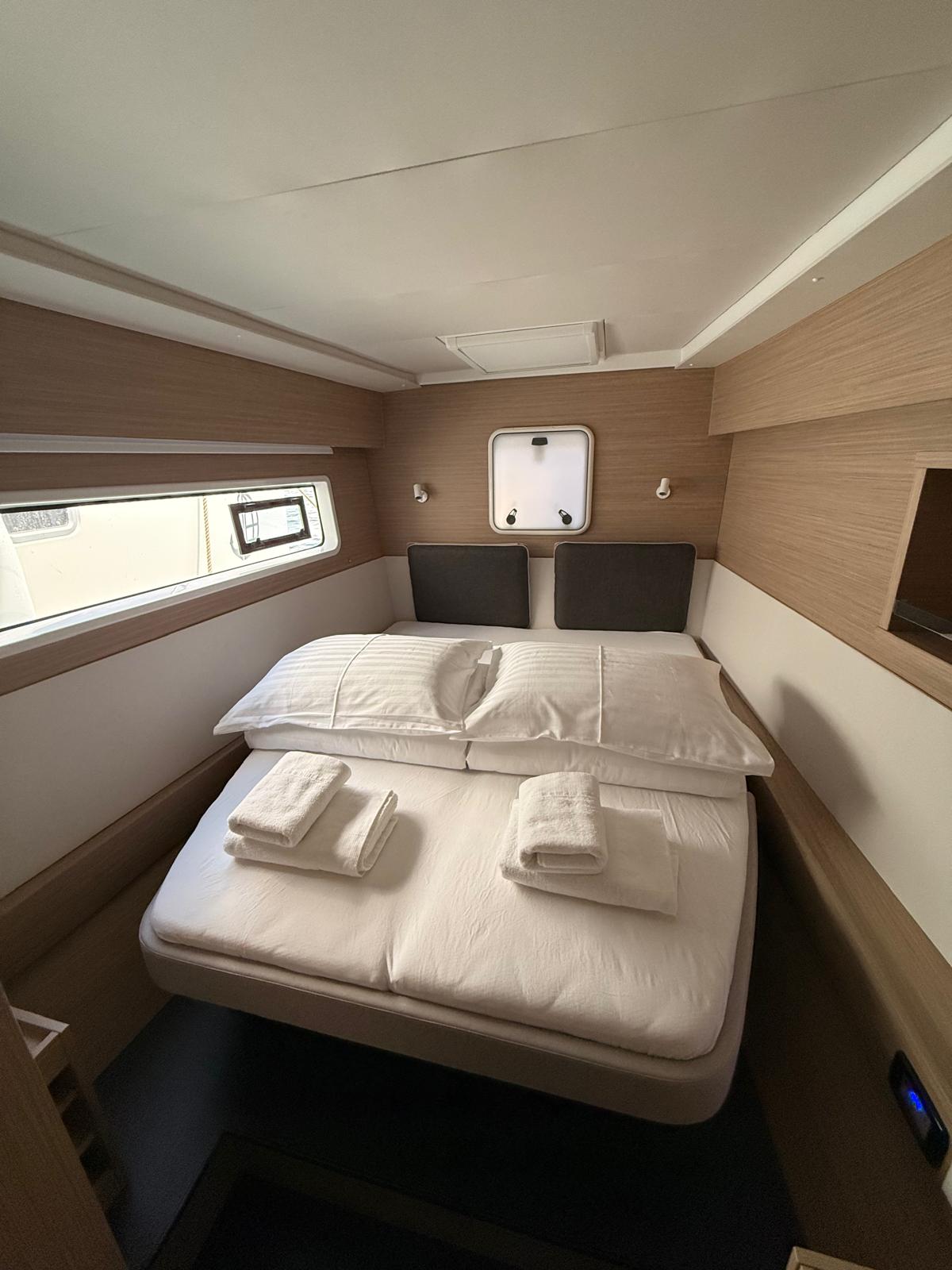 Lagoon 43 - 4 + 2 cab. — photo 17