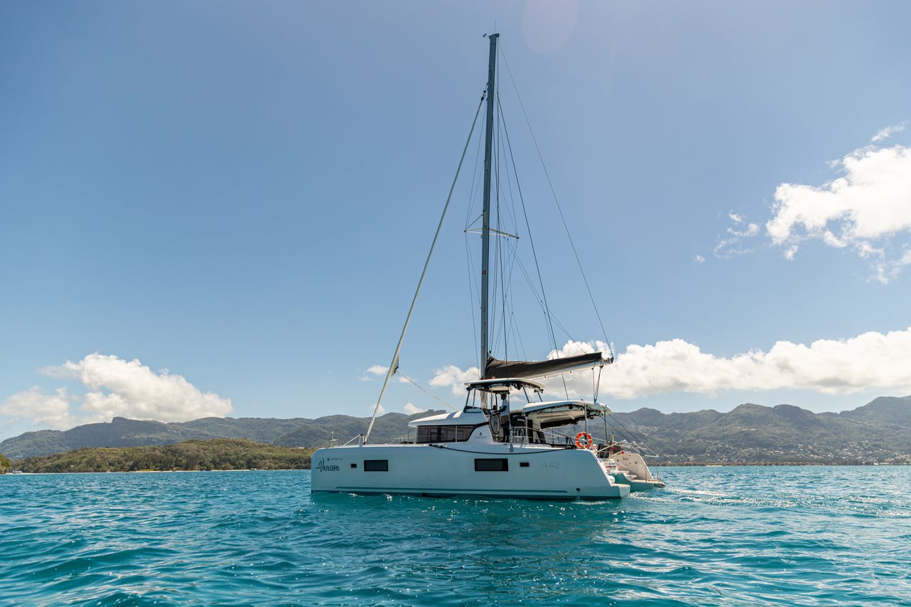 Lagoon 42 - 4 + 2 cab. — photo 3