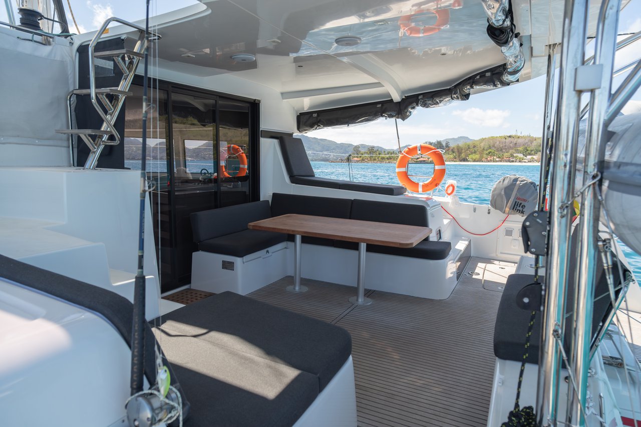 Lagoon 42 - 4 + 2 cab. — photo 20