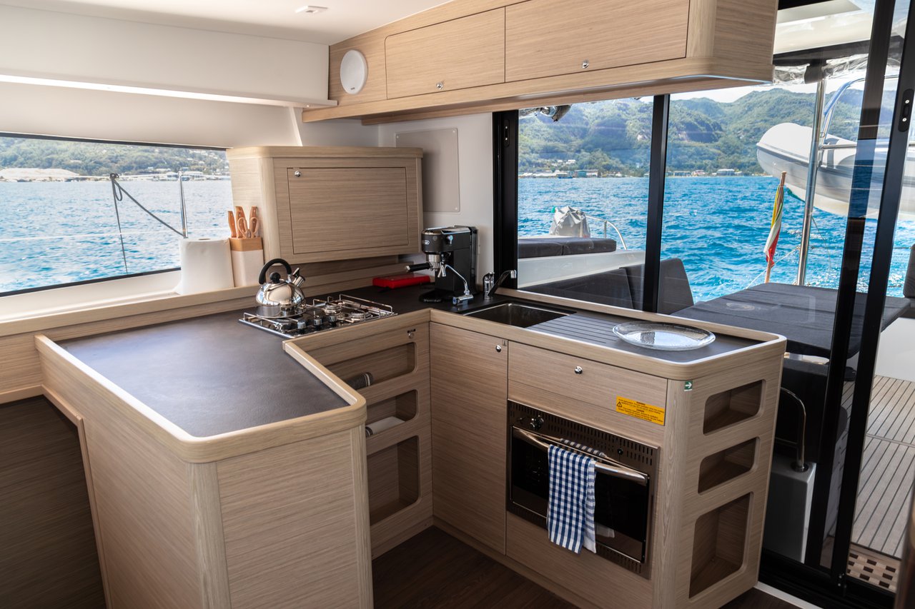 Lagoon 42 - 4 + 2 cab. — photo 25