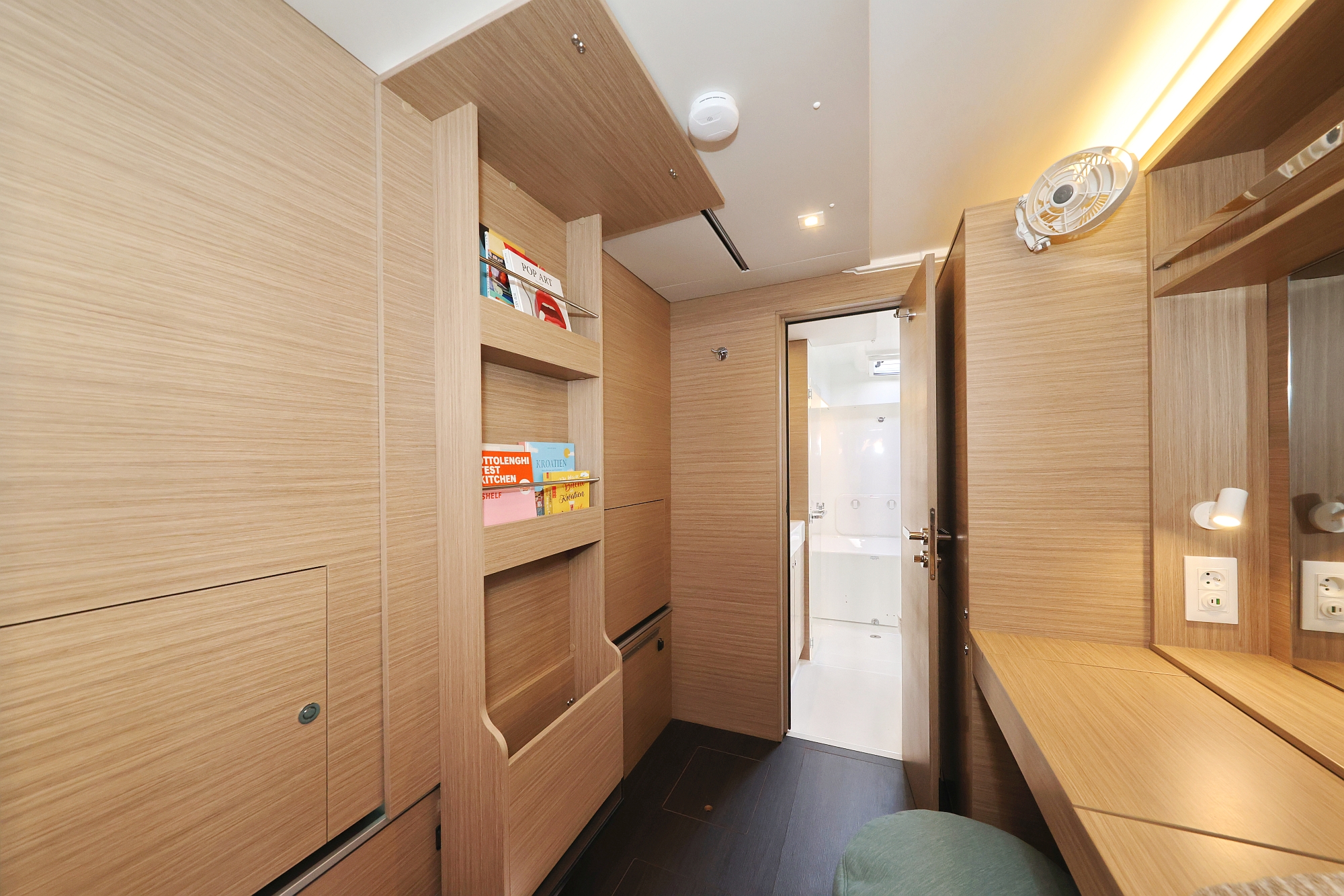 Lagoon 38 - 3 + 2 cab. — photo 17