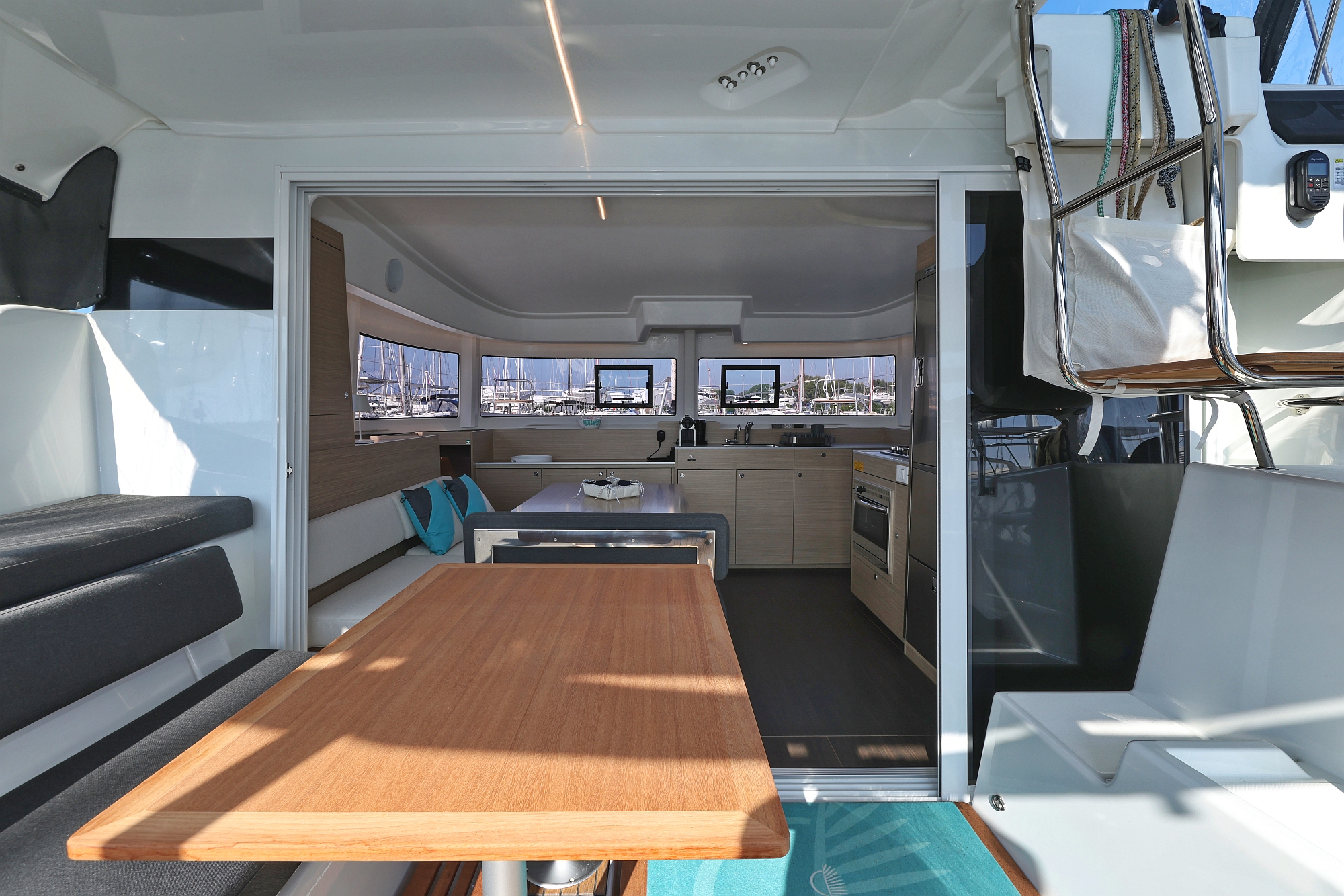 Lagoon 38 - 3 + 2 cab. — photo 21