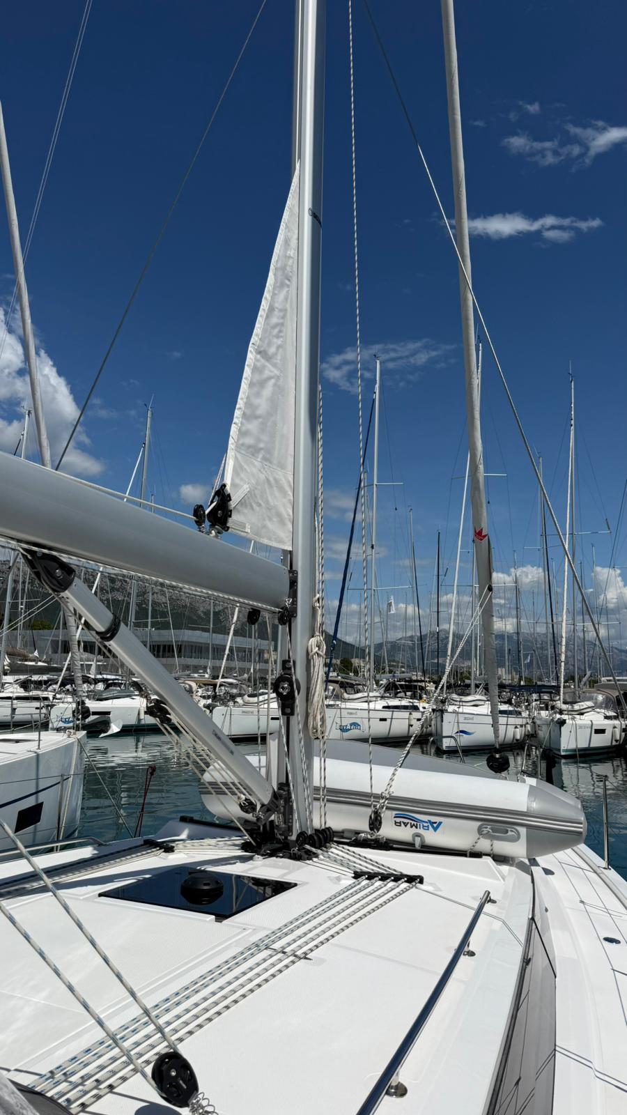 Bavaria C42 — photo 6