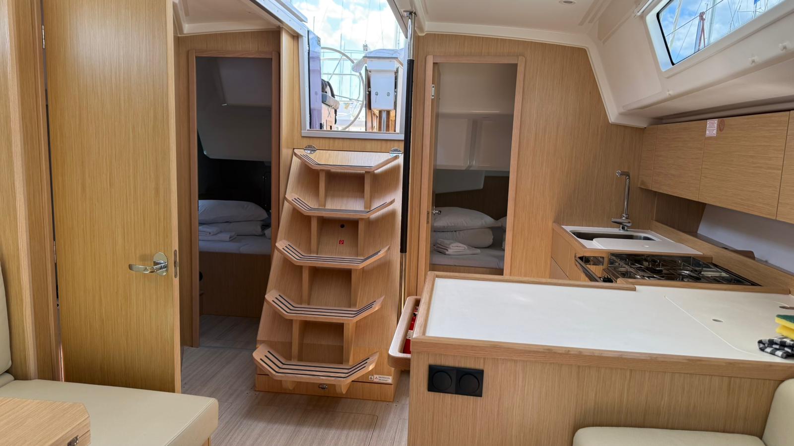 Bavaria C42 — photo 9