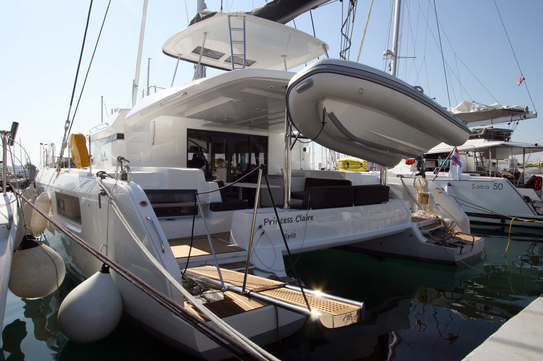 Lagoon 50 - 6 + 1 cab. — photo 8