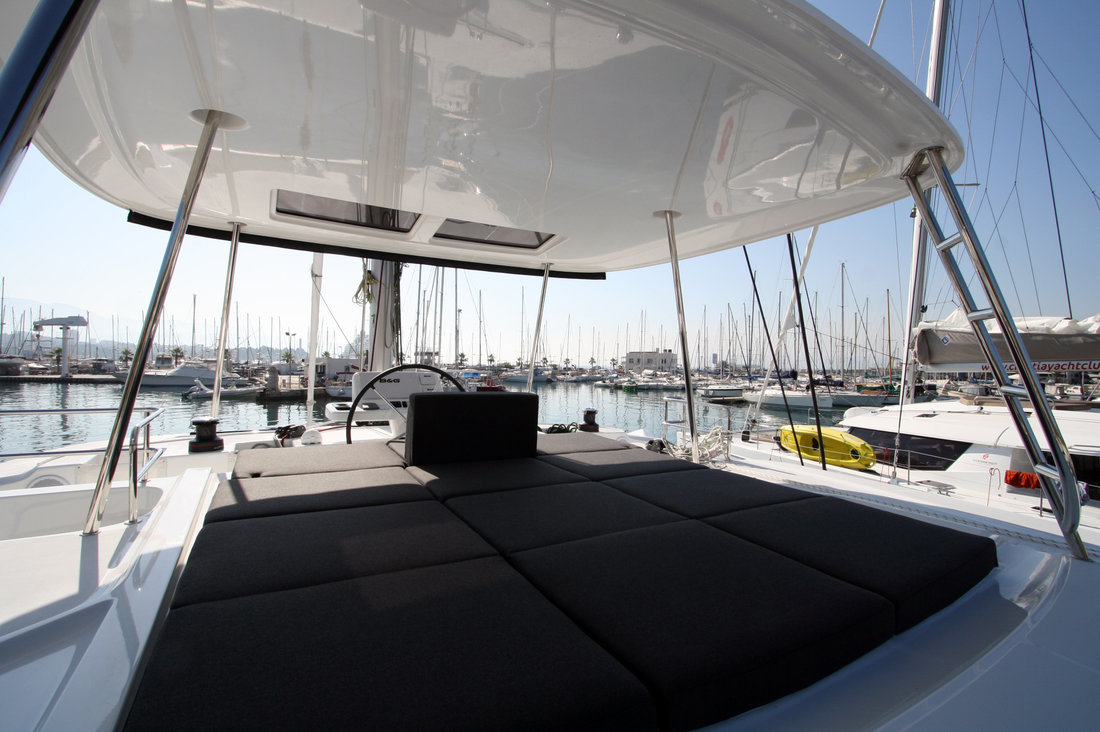 Lagoon 50 - 6 + 1 cab. — photo 9