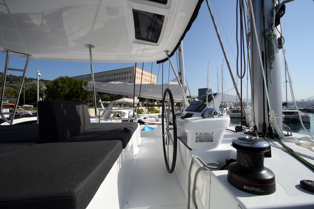 Lagoon 50 - 6 + 1 cab. — photo 10