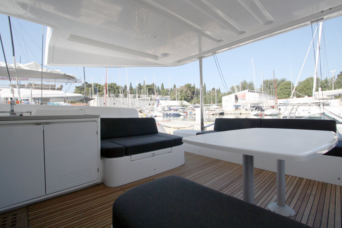 Lagoon 50 - 6 + 1 cab. — photo 11
